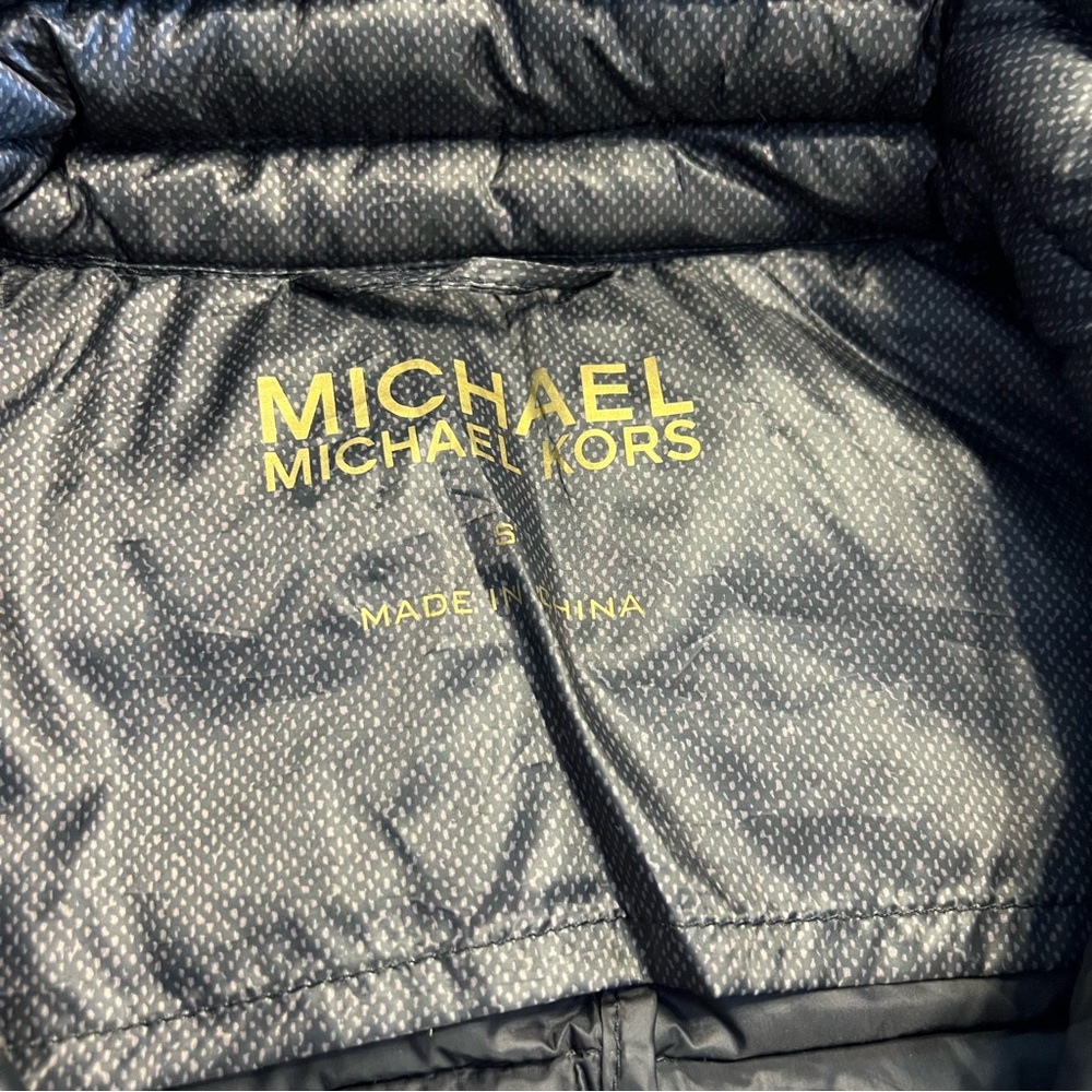 Michael Kors down quilted puffer vest with Gold tone logo size small - Picture 4 of 9